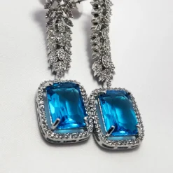 trending Y necklace