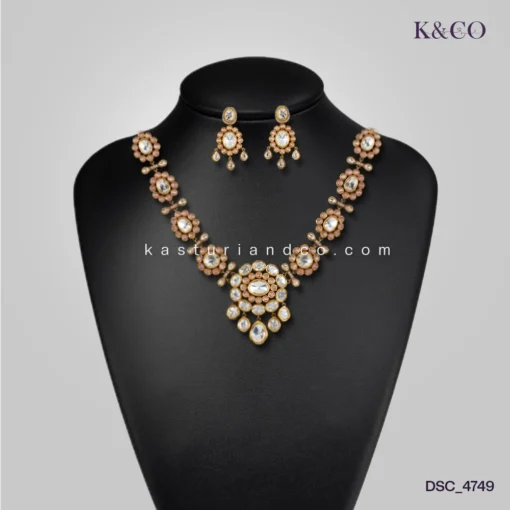 Siya Classic Polki Kundan Necklace, Pink - Image 2