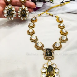 Buy Premium Indian necklace
