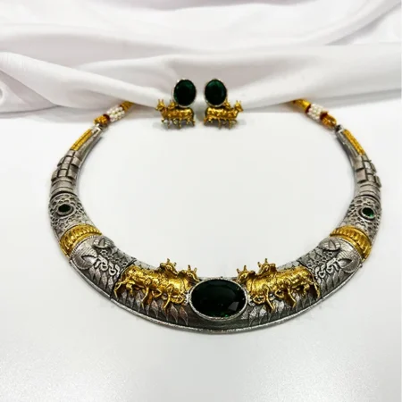 Hasli Choker with stones and artwork, Green