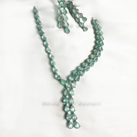Tia Y Necklace in Stones, Mint