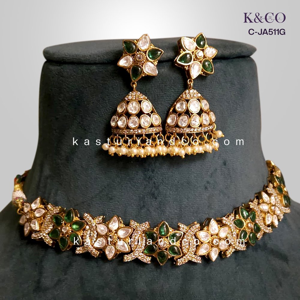 Naira Kundan Choker, Green