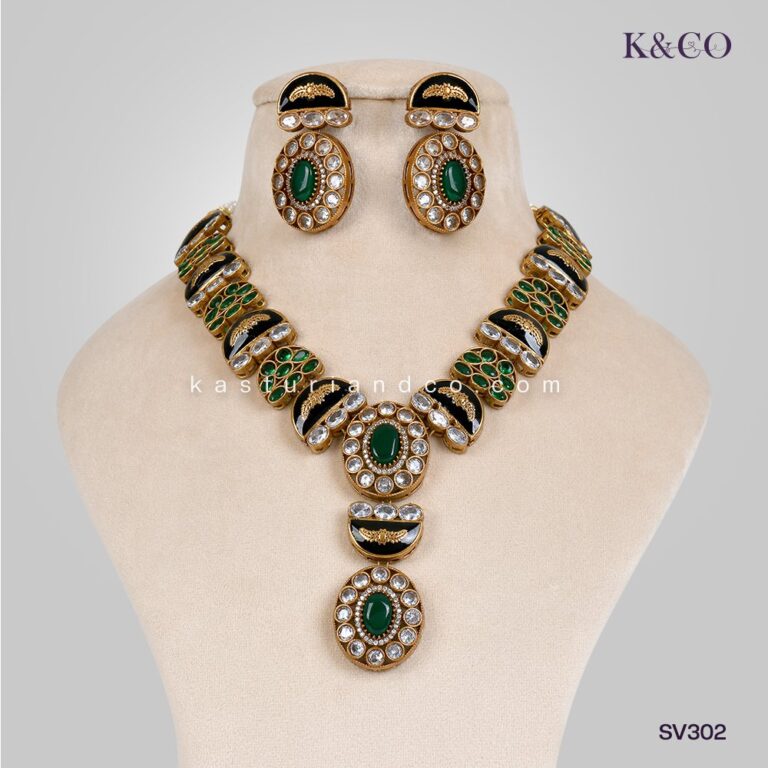 Handcrafted Short Necklace Set