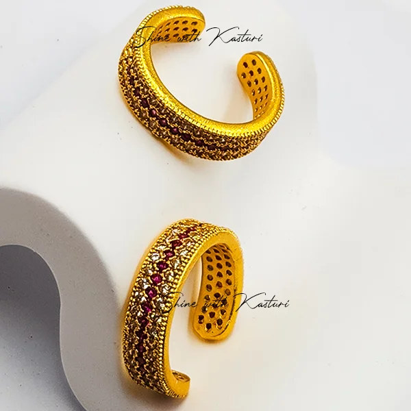 Ring embellished with ruby zircons - Image 3