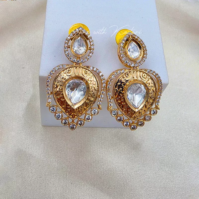 Polki Teardrop Kundan Necklace Set - Image 3