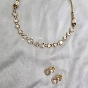 Minimal Kundan Solitaire Necklace Set