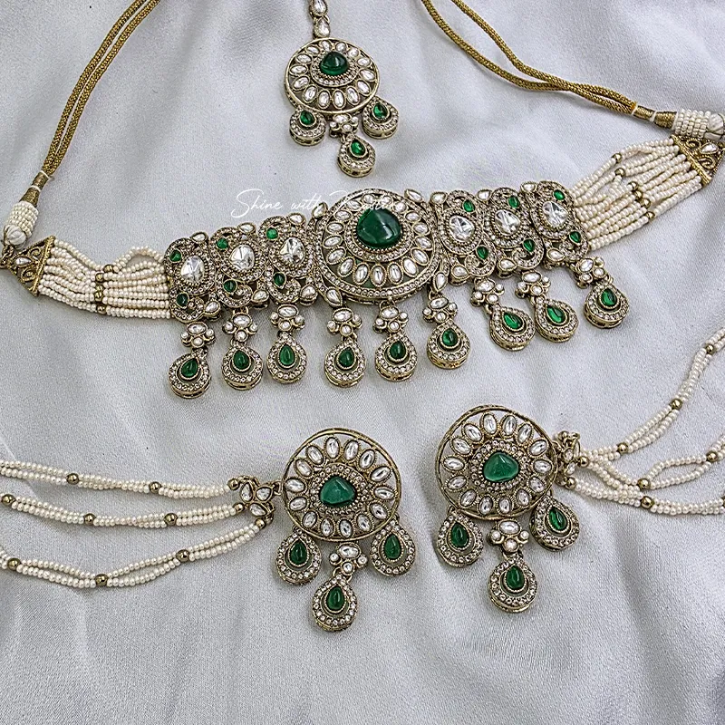 Royal Emerald Kundan Choker Set with Pearl Strings - Image 3