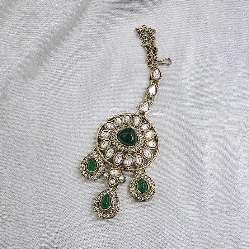 Royal Emerald Kundan Choker Set with Pearl Strings - Image 5
