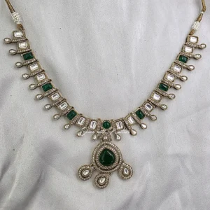 Alternative view of Emerald Teardrop Kundan Necklace Set
