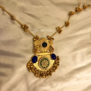 Royal Antique Gold Pendant Necklace with Dark Blue Stones