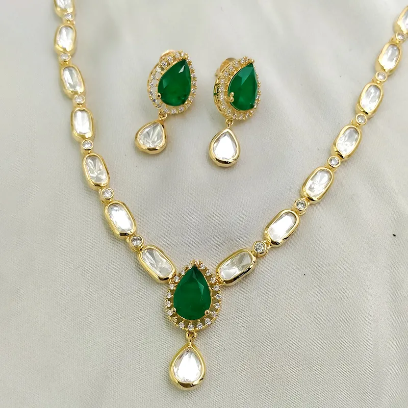 Emerald Green Stone & Kundan Necklace Set - Image 2