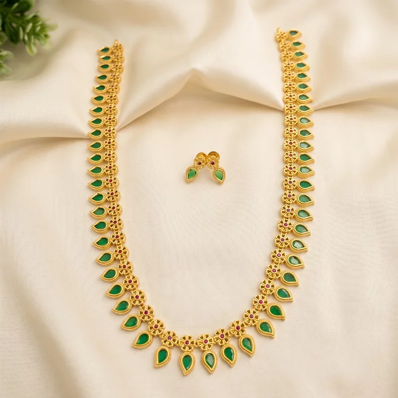 Dewdrop Floral Necklace Set