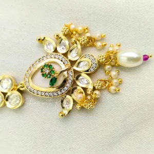 Pearl Bloom Kundan Maang Tikka - Image 3