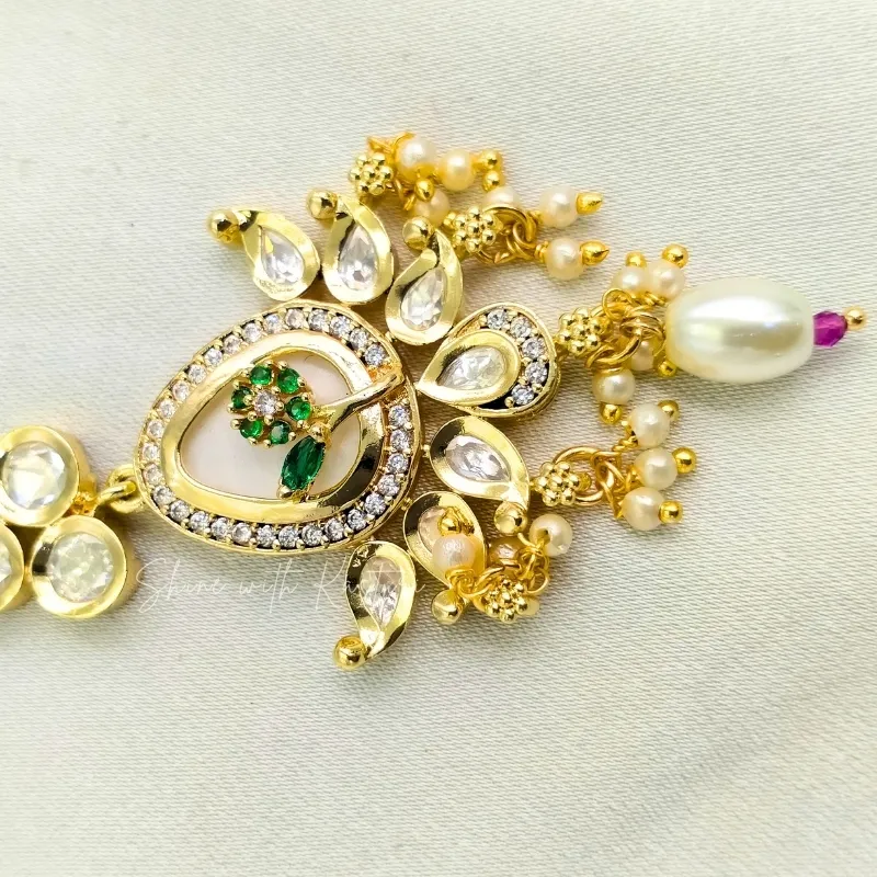 Pearl Bloom Kundan Maang Tikka - Image 3