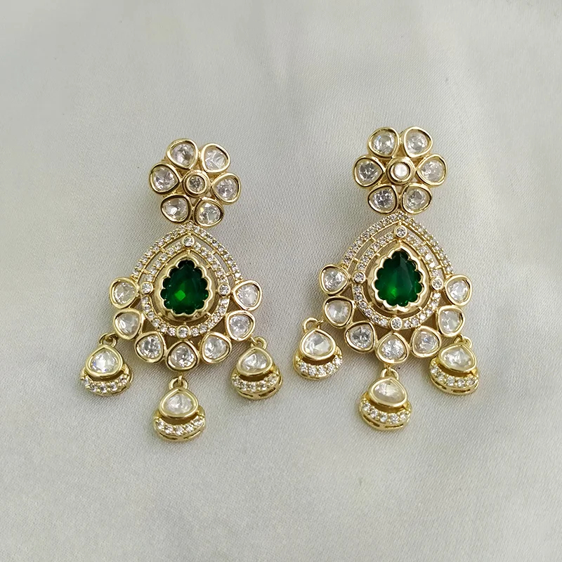 Emerald Radiance Statement Kundan Necklace Set - Image 4