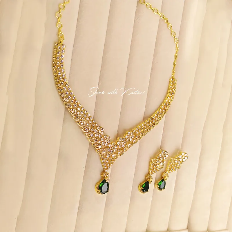 Emerald Teardrop Crystal Necklace Set - Image 4