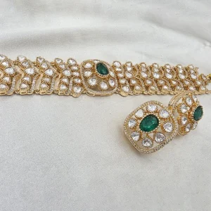 Emerald Kundan Choker Necklace Set with Stud Earrings - Image 4