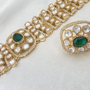 Emerald Kundan Choker Necklace Set with Stud Earrings - Image 3