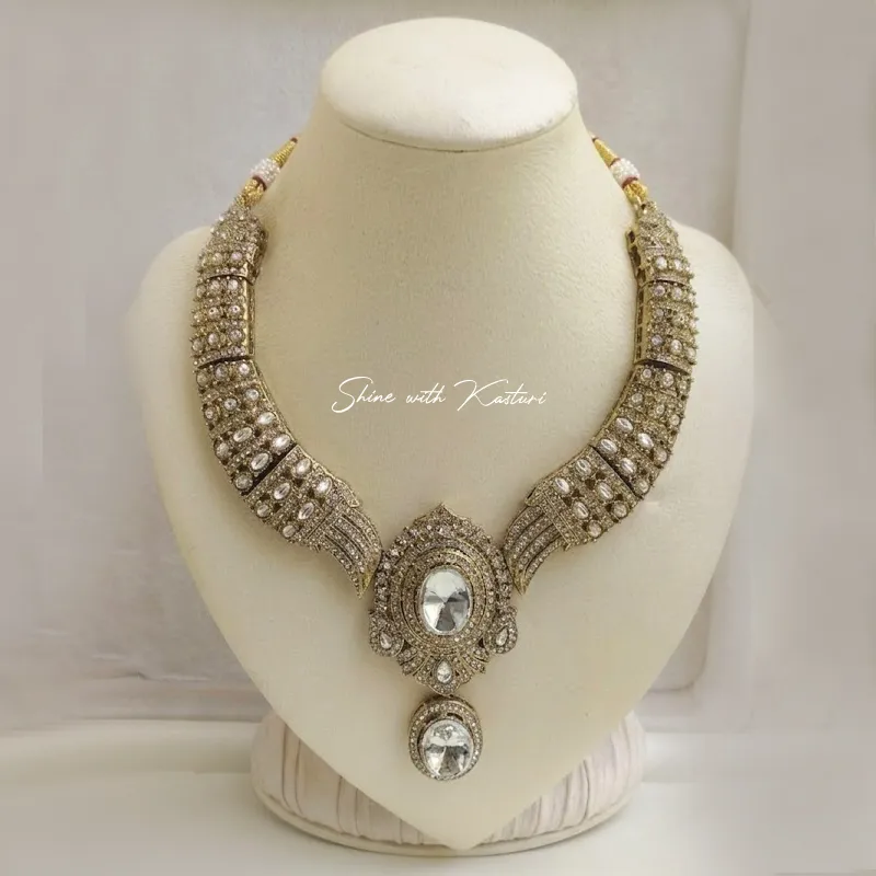 Kundan Hasli Choker Style Necklace Set - Image 2