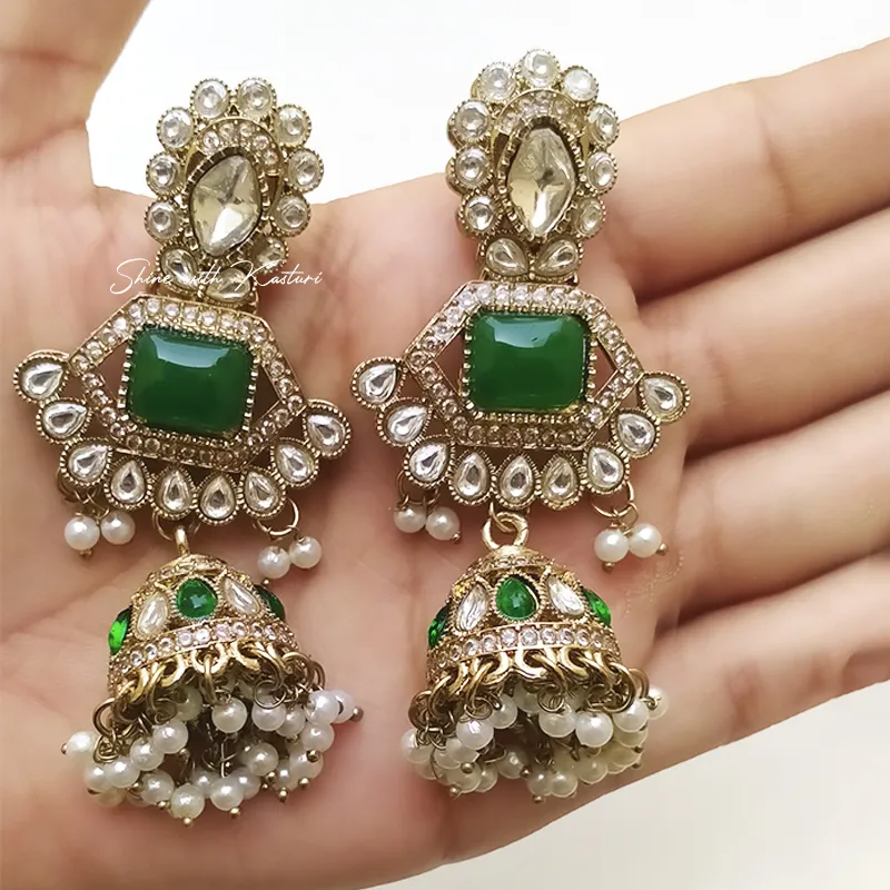 Layered Kundan Necklace with Maang Tikka, Green - Image 3