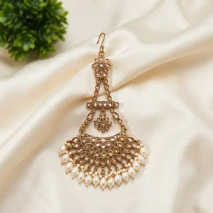 Zareen Regal look Pearl Passa