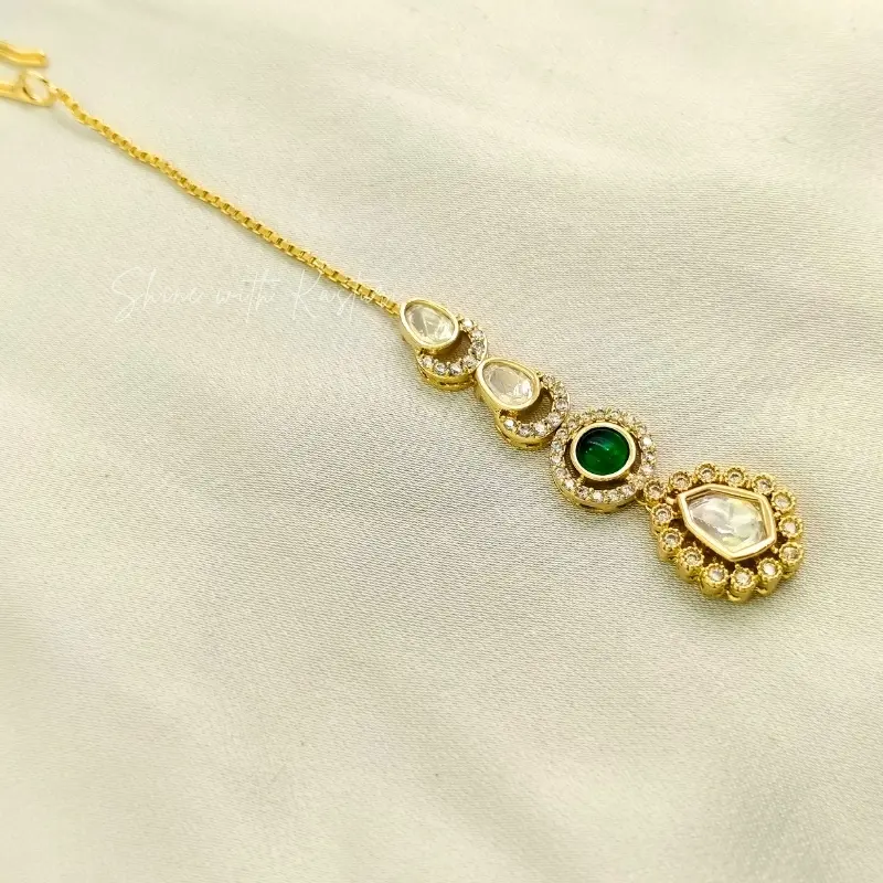 Sleek Kundan Maang Tikka, Green - Image 2